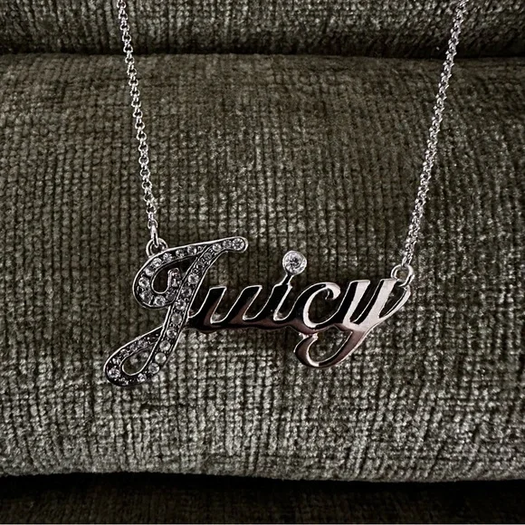 VINTAGE Juicy Couture Silver Necklace - Picture 2 of 3